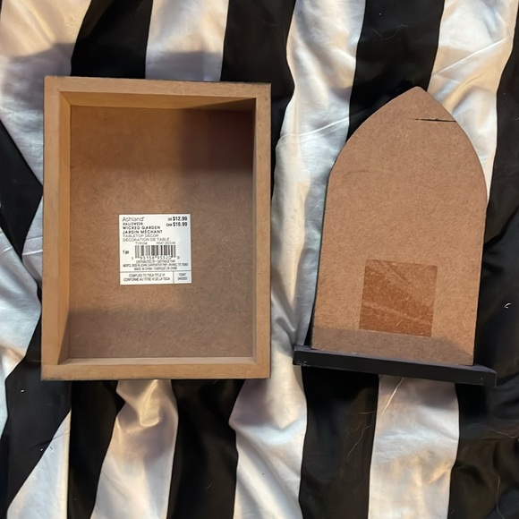 Forever together, even in death decorations - Picture 2 of 2